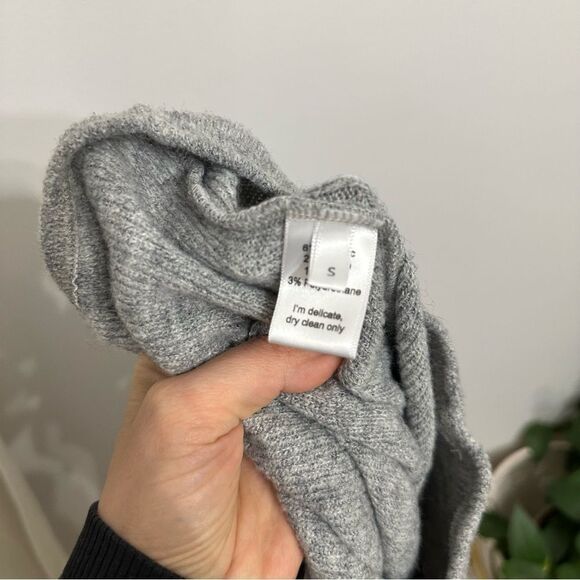 ARE YOU AM I Gray Leggings - Picture 5 of 6